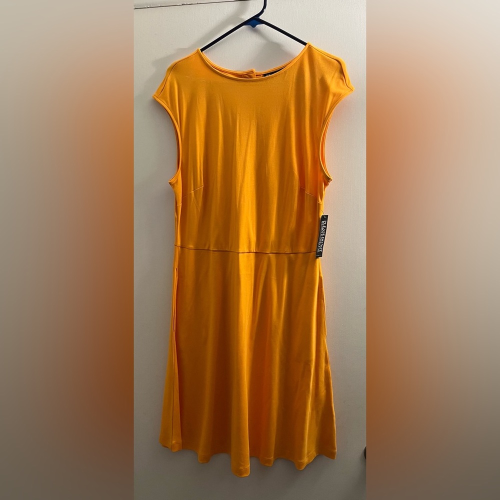 Women’s New York & Company yellow dress with pockets and buttons down back NWT